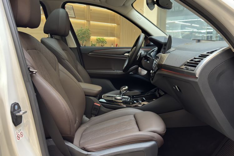 Used BMW X3 2022 xDrive30i Luxury Model M Night Sky Package Interior 8