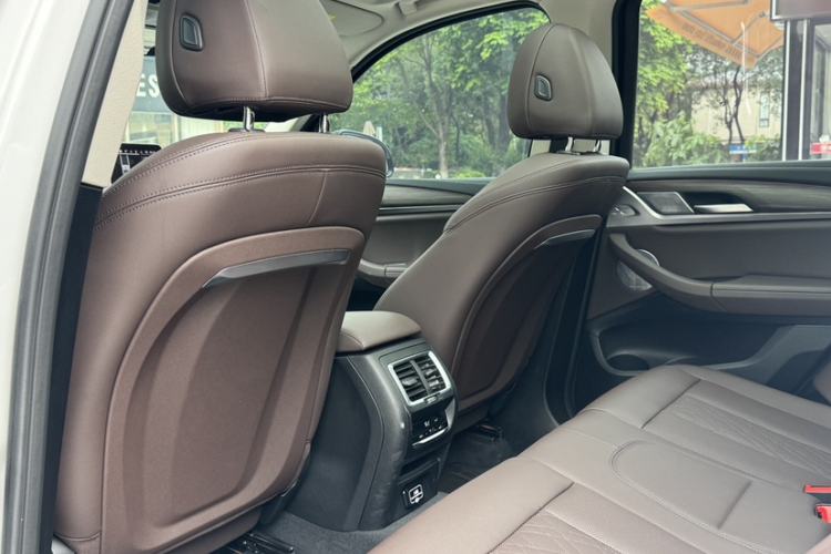 Used BMW X3 2022 xDrive30i Luxury Model M Night Sky Package Interior 9
