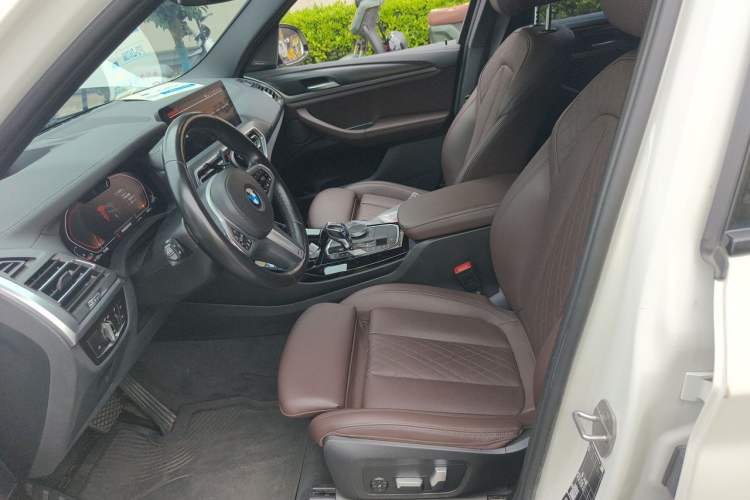 Used BMW X3 2022 Second Facelift xDrive30i Leading Edition M Night Sky Package Left Front Seat