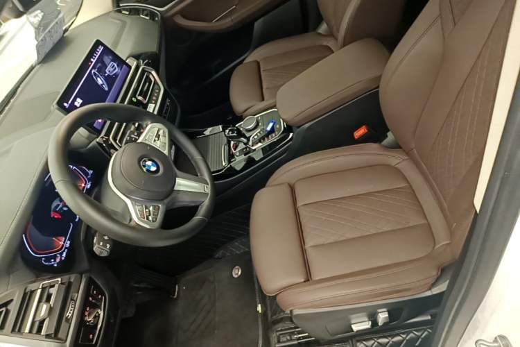 Used BMW X3 2022 Restyled xDrive25i M Sport Package Left Front Seat