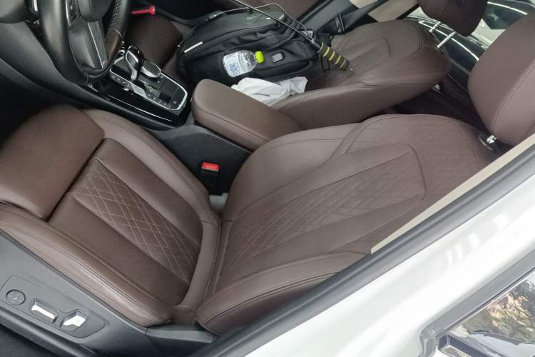 Used BMW X3 2022 Second Facelift xDrive30i Leading Edition M Night Sky Package Left Front Seat