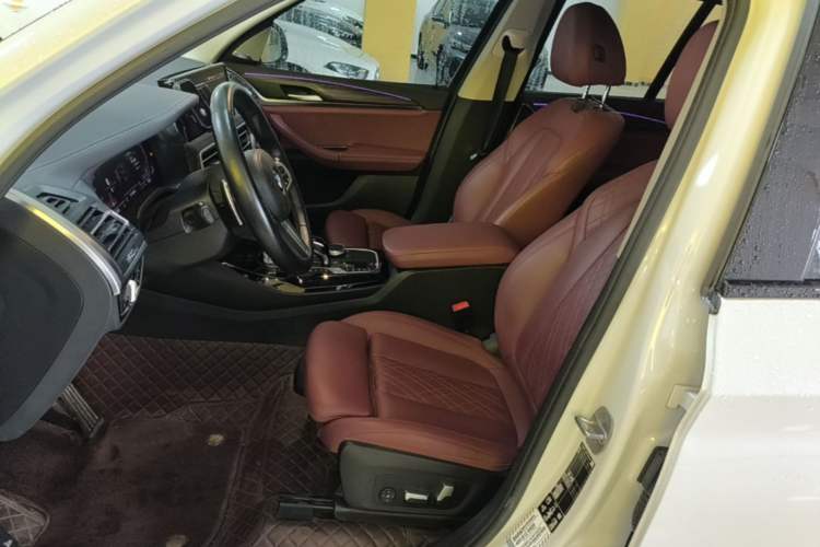 Used BMW X3 2022 Second Facelift xDrive30i Leading Edition M Night Sky Package Left Front Seat