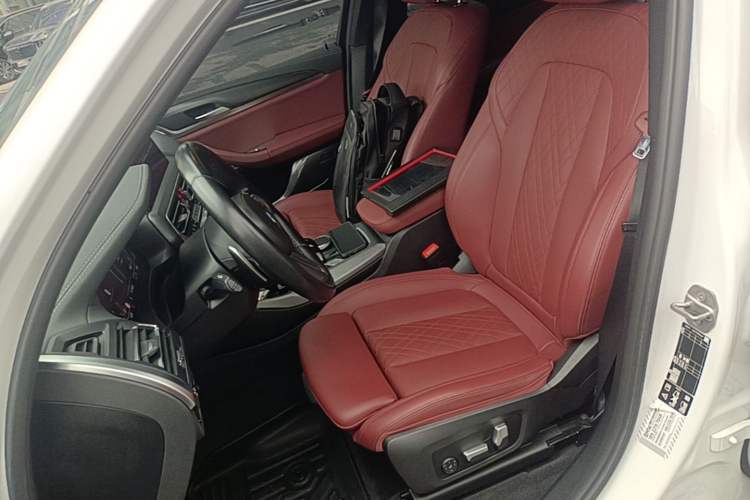 Used BMW X3 2022 Second Facelift xDrive30i Luxury Edition M Night Sky Package Left Front Seat