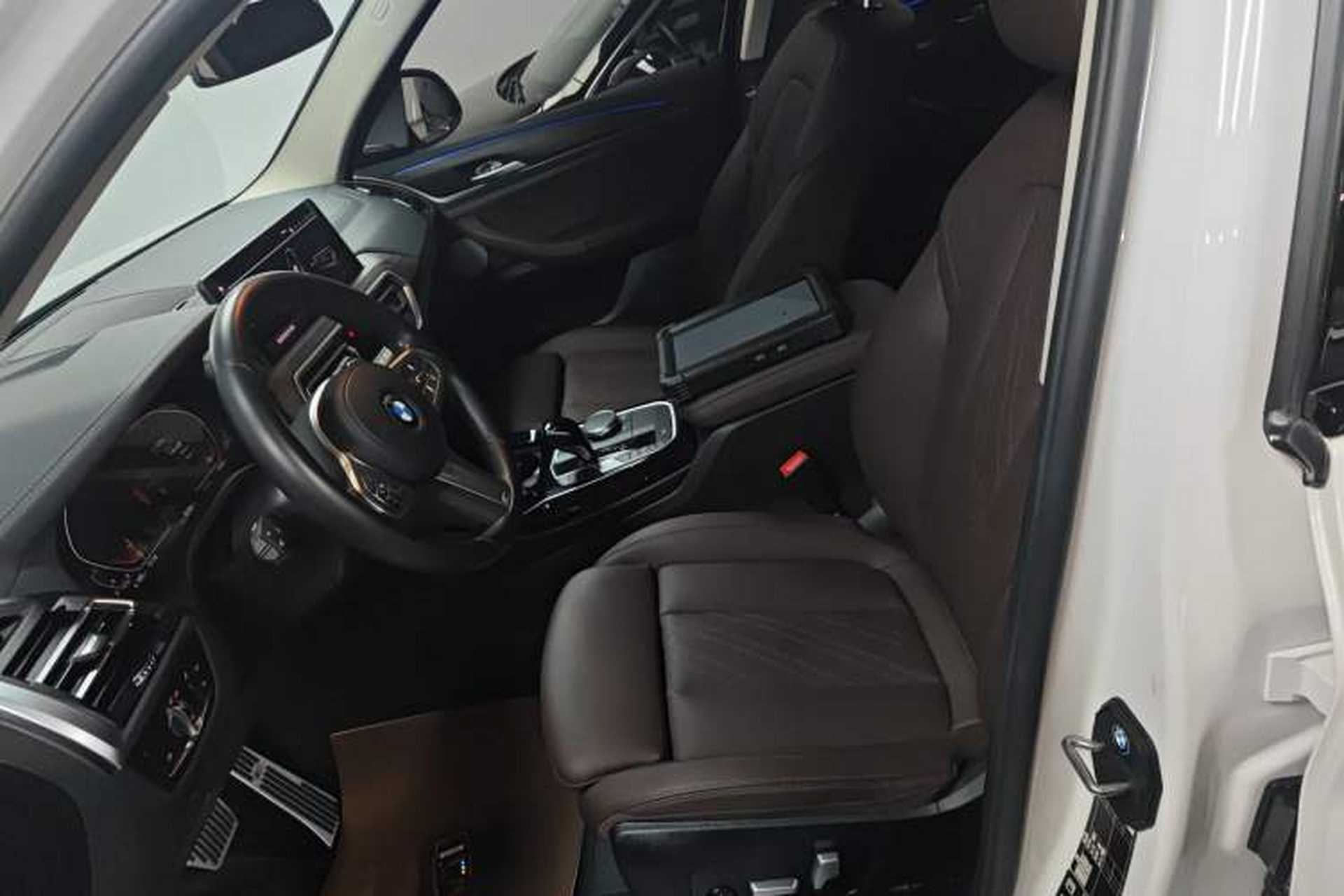 Used BMW X3 2022 Second Facelift xDrive30i Leading Edition M Night Sky Package Left Front Seat