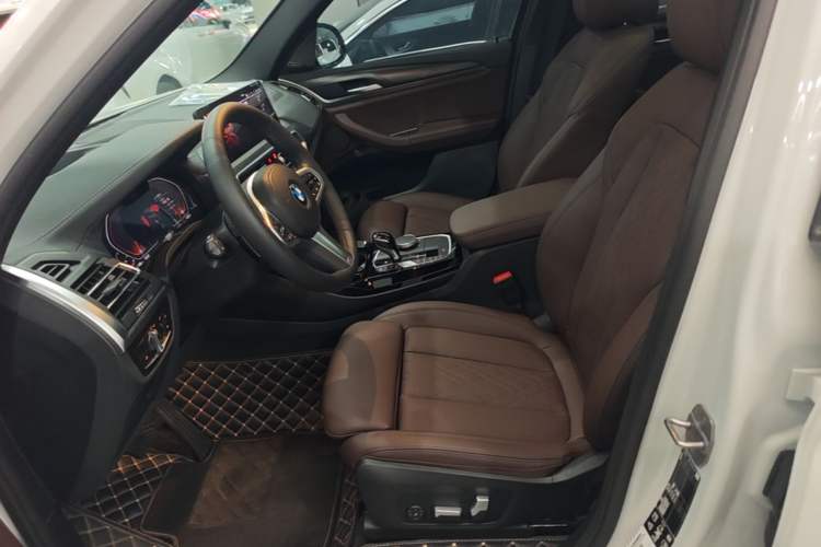 Used BMW X3 2022 Second Facelift xDrive30i Luxury Edition M Night Sky Package Left Front Seat
