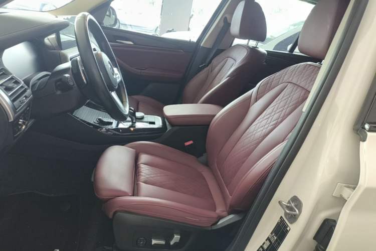 Used BMW X3 2022 Second Facelift xDrive30i Leading Edition M Night Sky Package Left Front Seat