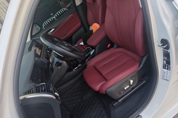 Used BMW X3 2022 Second Facelift xDrive30i Leading Edition M Night Sky Package Left Front Seat