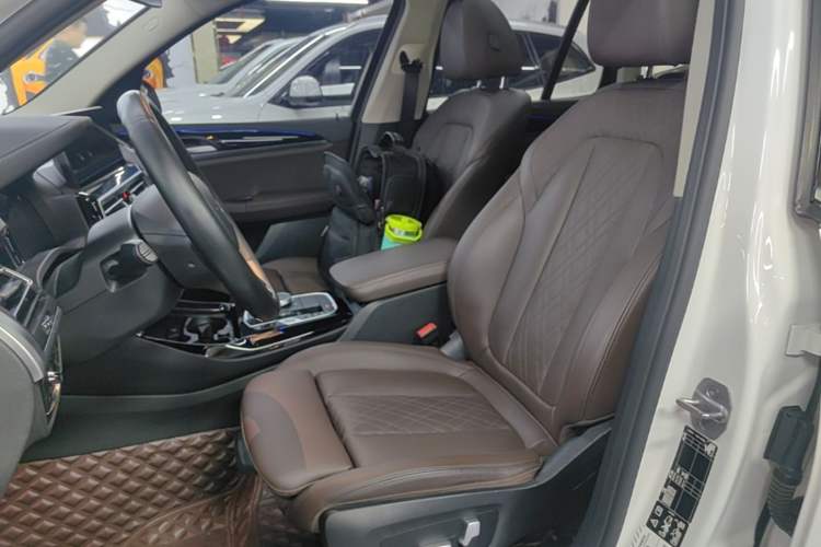 Used BMW X3 2022 xDrive25i M Sport Package Left Front Seat