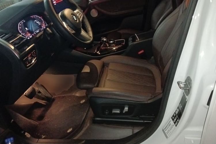 Used BMW X3 2022 Second Facelift xDrive30i Leading Edition M Night Sky Package Left Front Seat