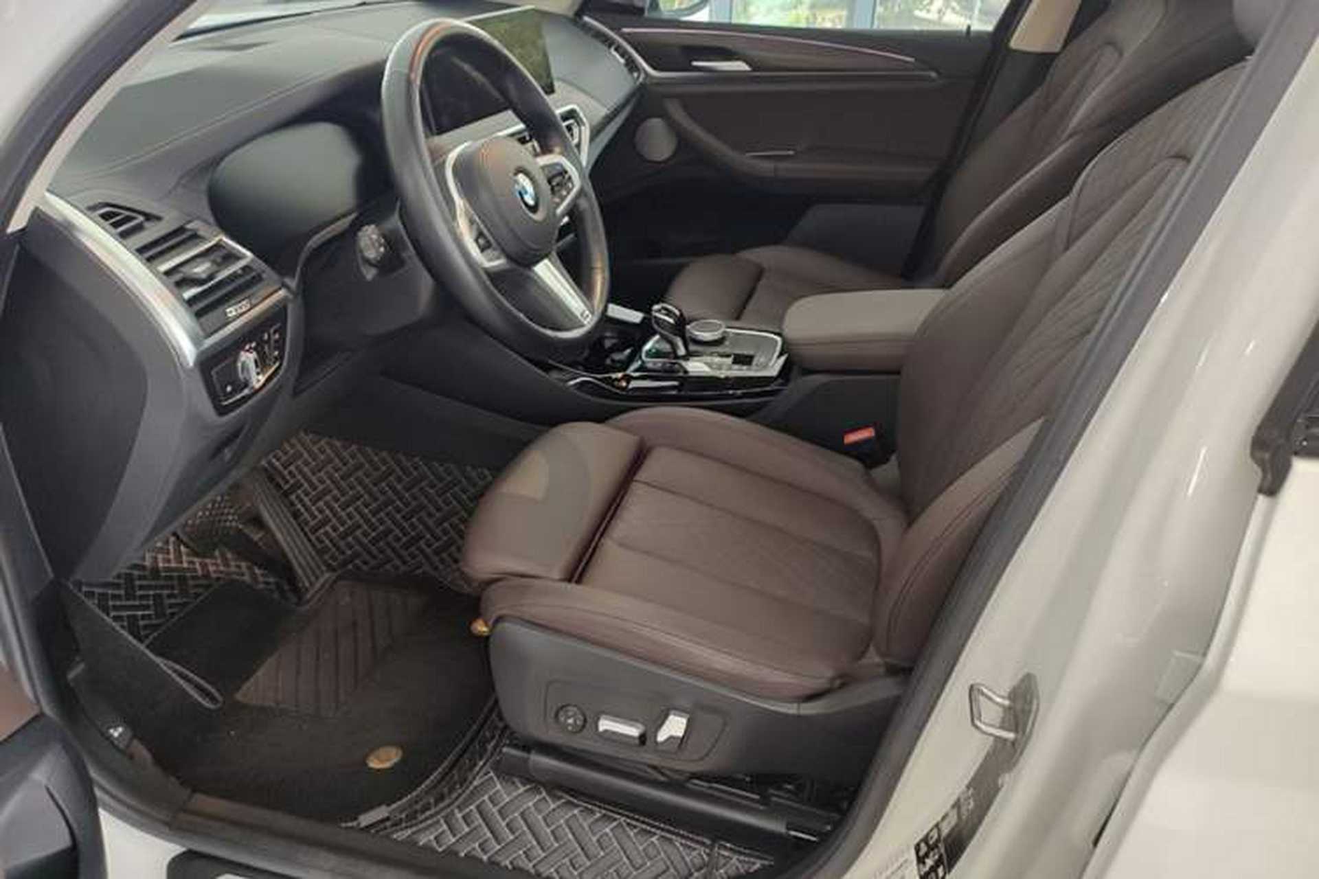 Used BMW X3 2022 Second Facelift xDrive30i Leading Edition M Night Sky Package Left Front Seat