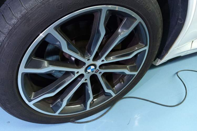 Used BMW X3 2022 xDrive30i Luxury Model M Night Sky Package Left Front Wheel Hub