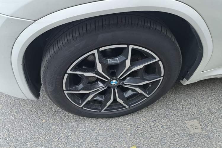 Used BMW X3 2022 xDrive25i M Sport Package Left Front Wheel Hub