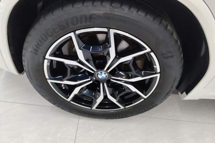 Used BMW X3 2022 Restyled xDrive25i M Sport Package Left Front Wheel Hub
