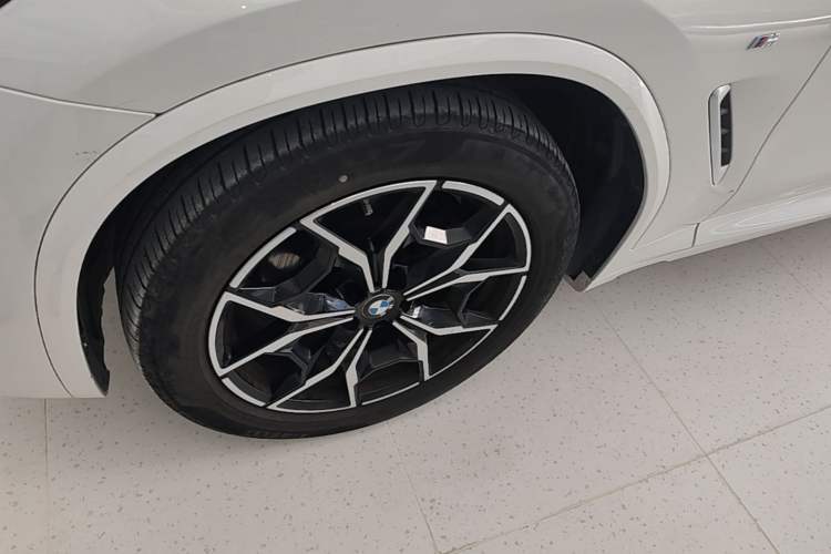 Used BMW X3 2022 xDrive25i M Sport Package Left Front Wheel Hub