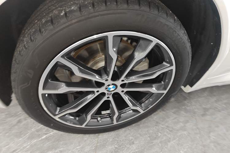 Used BMW X3 2022 xDrive30i Luxury Edition M Night Sky Package Left Front Wheel Hub