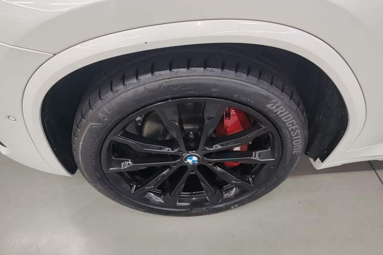 Used BMW X3 2022 Restyled xDrive30i Luxury Edition M Night Sky Package Left Front Wheel Hub