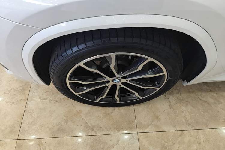 Used BMW X3 2022 xDrive30i Luxury Model M Night Sky Package Left Front Wheel Hub
