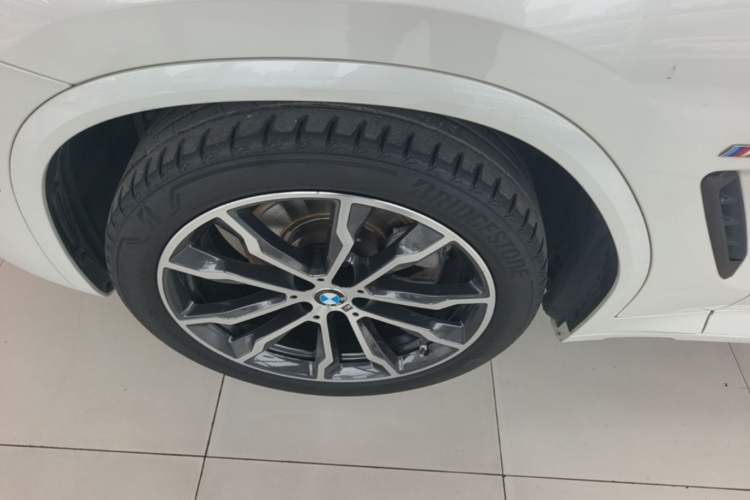 Used BMW X3 2022 Second Facelift xDrive30i Leading Edition M Night Sky Package Left Front Wheel Hub