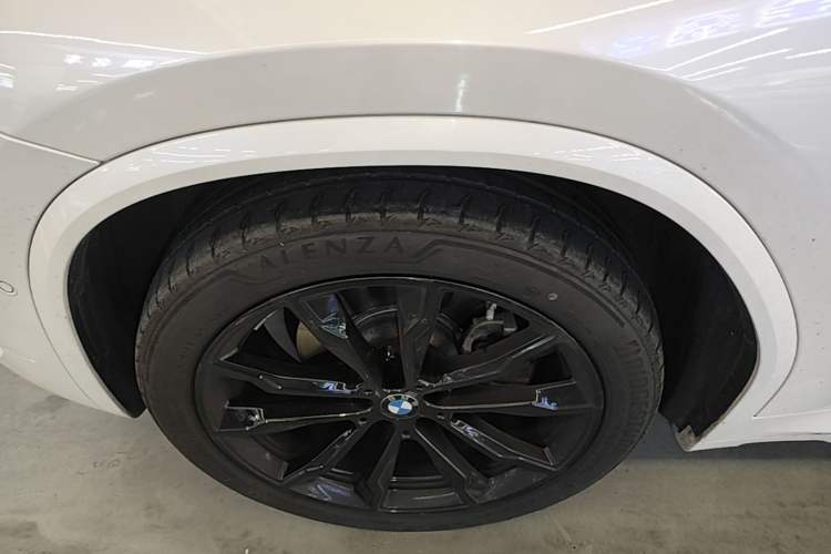 Used BMW X3 2022 Second Facelift xDrive30i Luxury Edition M Night Sky Package Left Front Wheel Hub