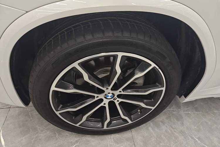 Used BMW X3 2022 Facelift xDrive30i Luxury Edition M Night Edition Package Left Front Wheel Hub