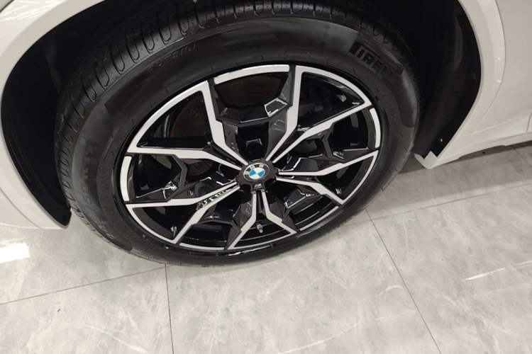 Used BMW X3 2022 xDrive25i M Sport Package Left Front Wheel Hub