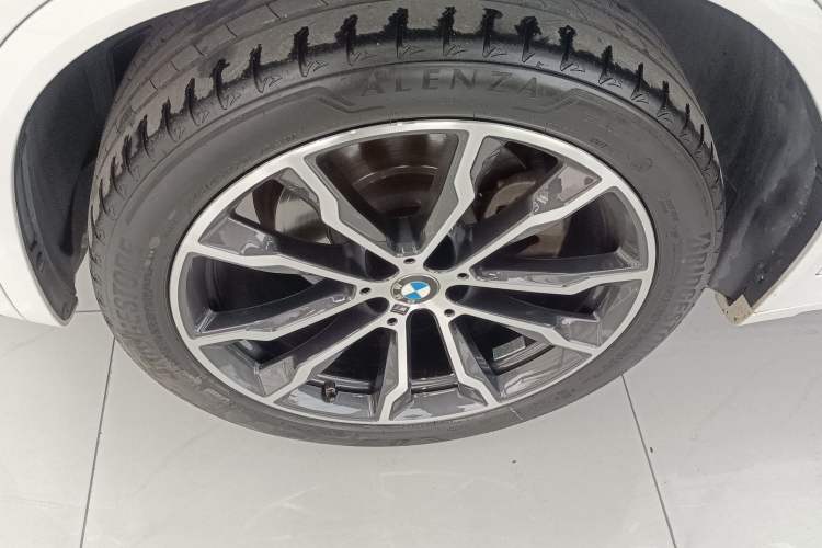 Used BMW X3 2022 Second Facelift xDrive30i Leading Edition M Night Sky Package Left Front Wheel Hub