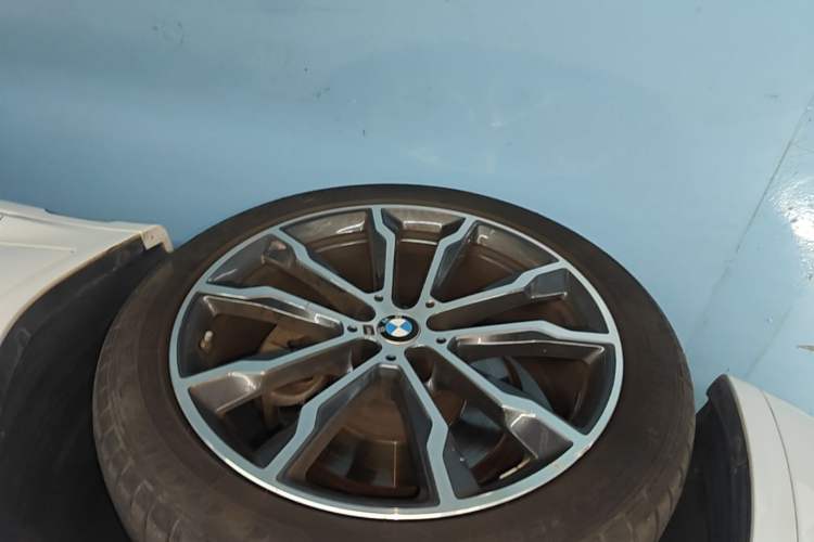 Used BMW X3 2022 xDrive30i Luxury Model M Night Sky Package Left Front Wheel Hub