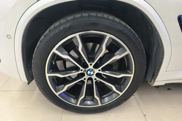 Used BMW X3 2022 Facelift xDrive30i Luxury Edition M Night Edition Package Left Front Wheel Hub