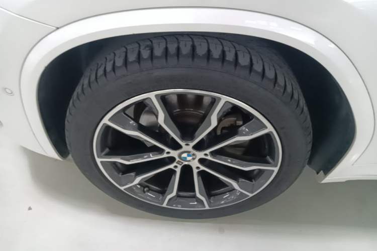 Used BMW X3 2022 Facelift xDrive30i Luxury Edition M Night Edition Package Left Front Wheel Hub