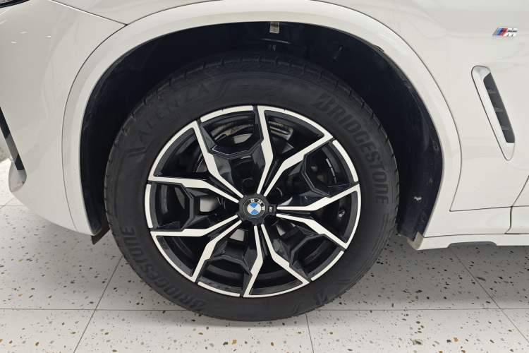 Used BMW X3 2022 Restyled xDrive25i M Sport Package Left Front Wheel Hub