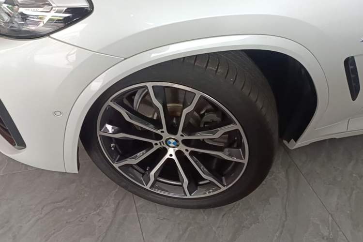 Used BMW X3 2022 Facelift xDrive30i Luxury Edition M Night Edition Package Left Front Wheel Hub