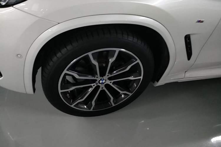 Used BMW X3 2022 Facelift xDrive30i Luxury Edition M Night Edition Package Left Front Wheel Hub