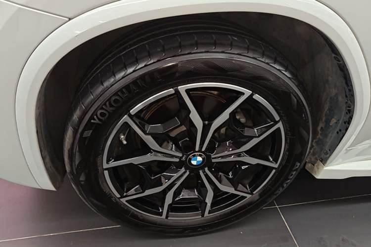 Used BMW X3 2022 Restyled xDrive25i M Sport Package Left Front Wheel Hub