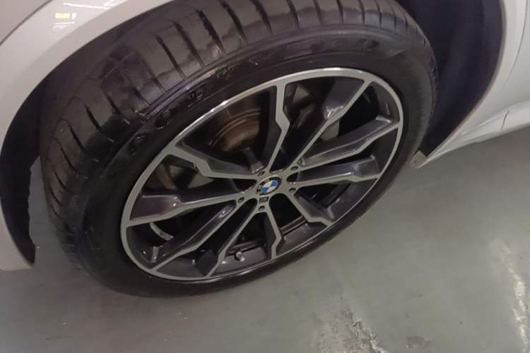 Used BMW X3 2022 Facelift xDrive30i Luxury Edition M Night Edition Package Left Front Wheel Hub