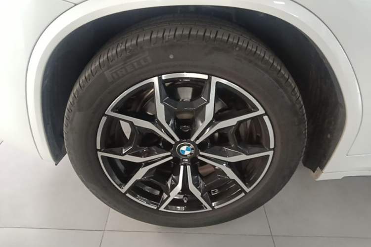 Used BMW X3 2022 Restyled xDrive25i M Sport Package Left Front Wheel Hub