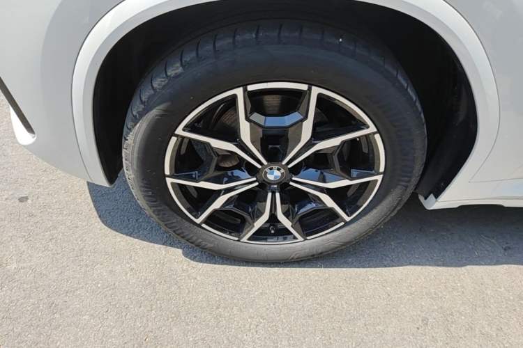 Used BMW X3 2022 xDrive25i M Sport Package Left Front Wheel Hub