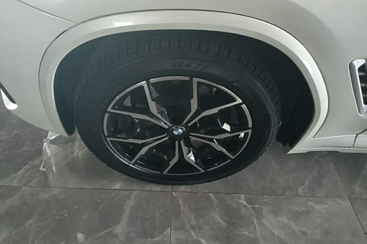 Used BMW X3 2022 xDrive25i M Sport Package Left Front Wheel Hub