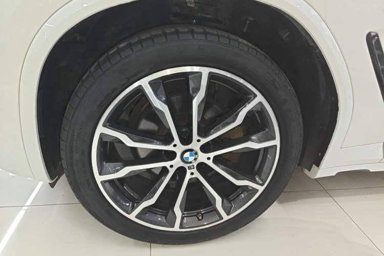 Used BMW X3 2022 xDrive30i Luxury Model M Night Sky Package Left Front Wheel Hub