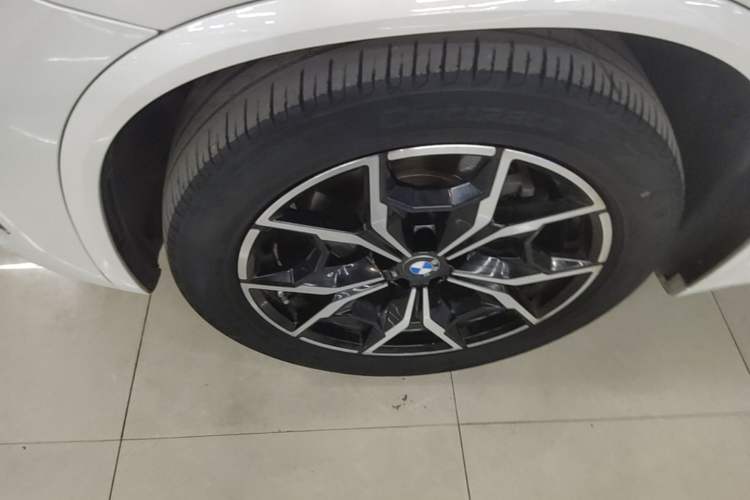 Used BMW X3 2022 xDrive25i M Sport Package Left Front Wheel Hub