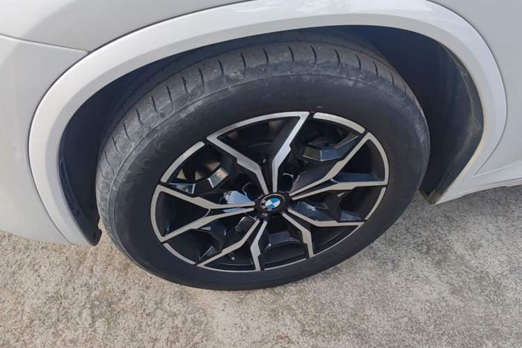 Used BMW X3 2022 xDrive25i M Sport Package Left Front Wheel Hub