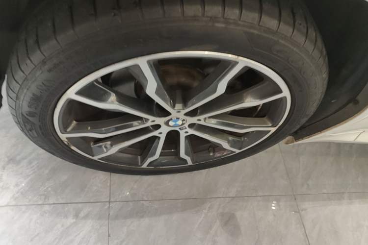 Used BMW X3 2022 xDrive30i Luxury Model M Night Sky Package Left Front Wheel Hub