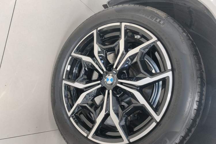 Used BMW X3 2022 xDrive25i M Sport Package Left Front Wheel Hub