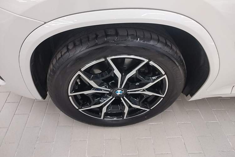 Used BMW X3 2022 Restyled xDrive25i M Sport Package Left Front Wheel Hub