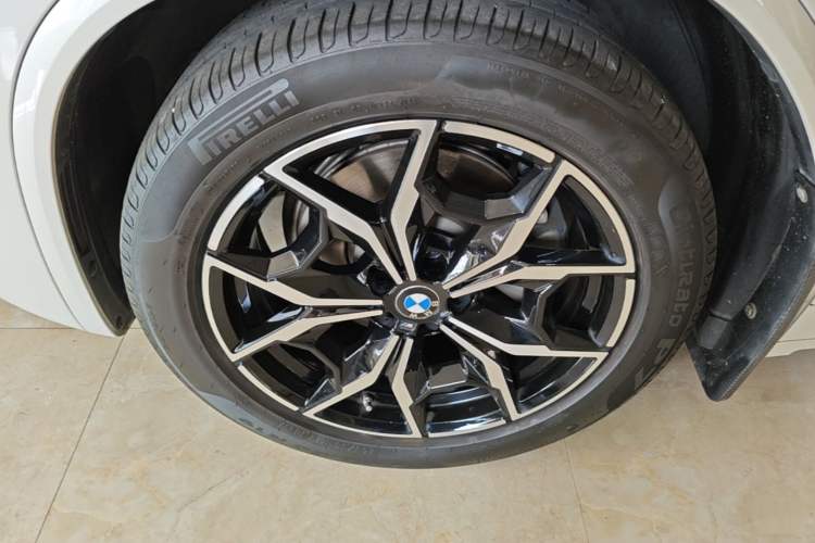 Used BMW X3 2022 xDrive25i M Sport Package Left Front Wheel Hub