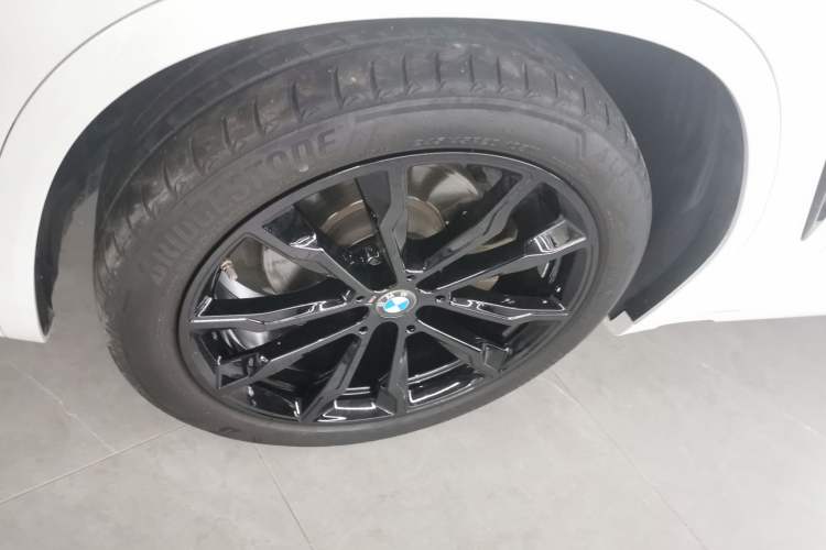 Used BMW X3 2022 Restyled xDrive30i Luxury Edition M Night Sky Package Left Front Wheel Hub