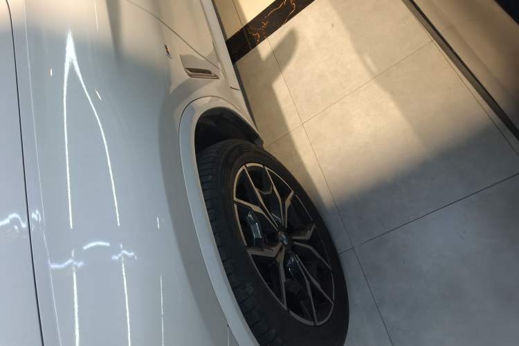 Used BMW X3 2022 xDrive25i M Sport Package Left Front Wheel Hub