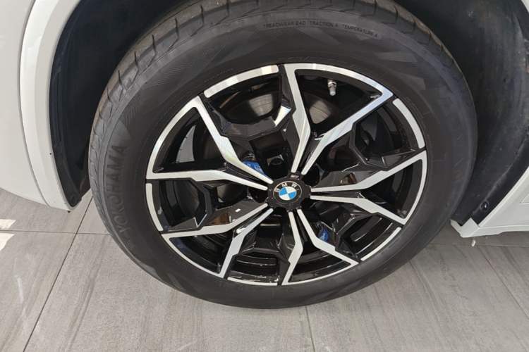 Used BMW X3 2022 Restyled xDrive25i M Sport Package Left Front Wheel Hub