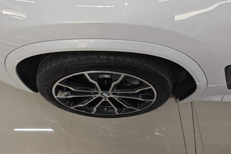 Used BMW X3 2022 xDrive30i Luxury Model M Night Sky Package Left Front Wheel Hub