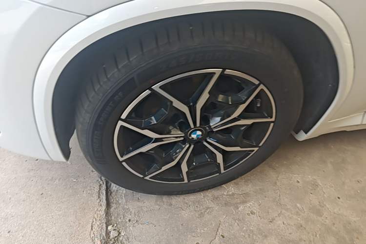 Used BMW X3 2022 xDrive25i M Sport Package Left Front Wheel Hub