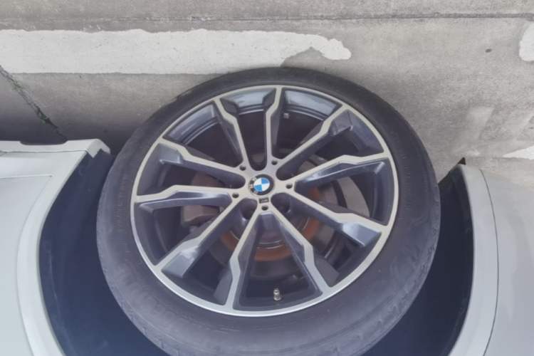 Used BMW X3 2022 xDrive30i Luxury Model M Night Sky Package Left Front Wheel Hub